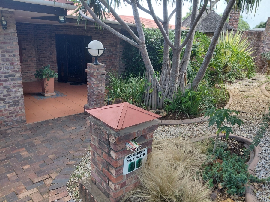 5 Bedroom Property for Sale in Vanes Estate Eastern Cape